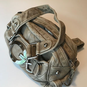 GUESS PURSE, LEATHER GOOD CONDITION